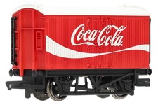 R60013 Hornby OO Gauge Refrigerator Van in Coca Cola Livery (Pre-Owned)