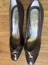 Ros Hommerson Women  s Brown Leather Croc Embossed Square Toe Pumps Slip-On 8.5