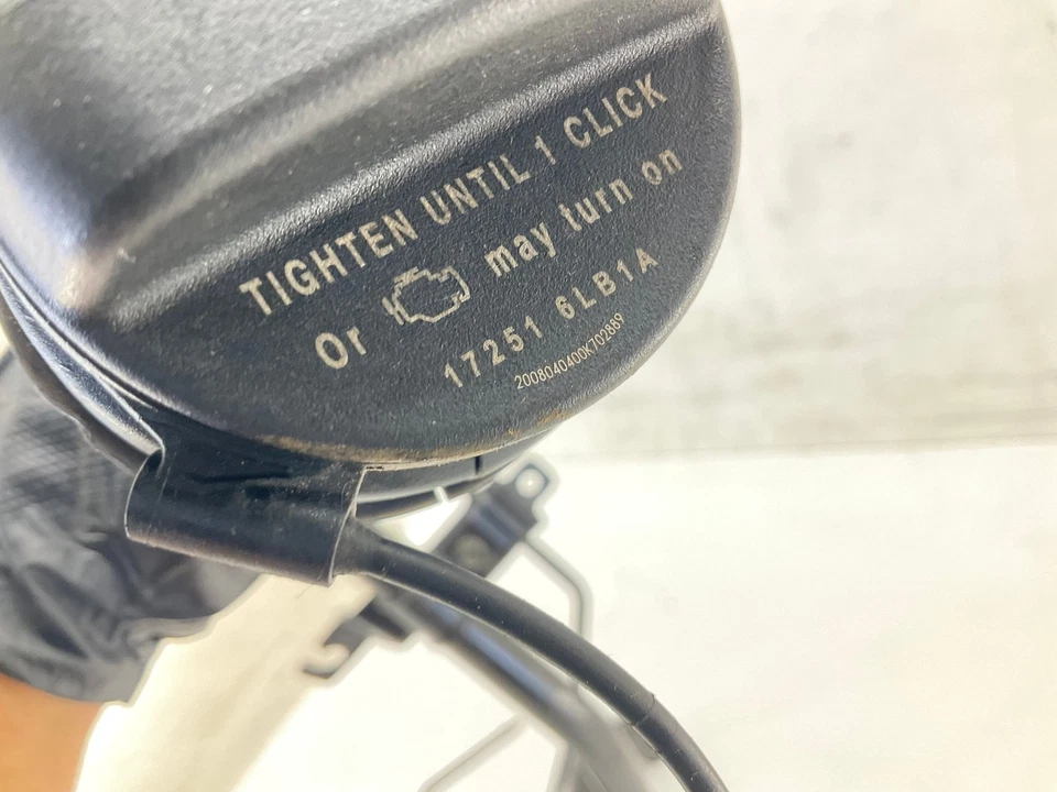 Задний горловина топливного бака 20–22 Nissan Sentra черная сталь от оригинального производителя - Изображение 3 из 4