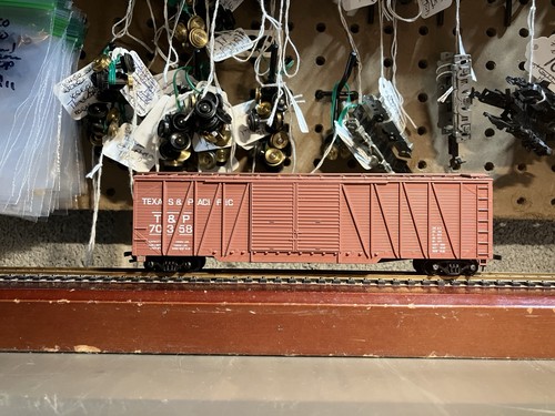 Coche de caja Roundhouse HO 50 pies Texas & Pacific T&P 70358 | Zustand: Used