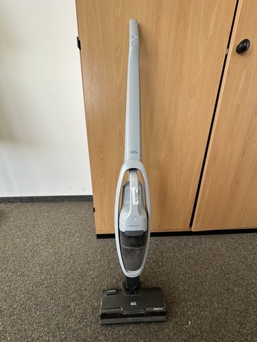 AEG Animal5000 Akku-Staubsauger 2-in-1, Grau, Kompakt