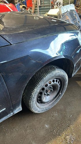 Kotflügel rechts vorn VW PASSAT VARIANT (3C5) 2.0 TDI 16V 4MOTION