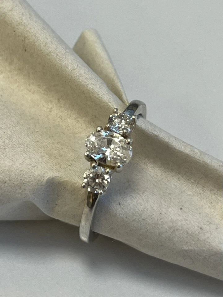 1 Karat Diamant (synthetisch hergestellt) Ring Gr. 52 aus 925 Silber (NP 250 €) - Bild 2 von 4