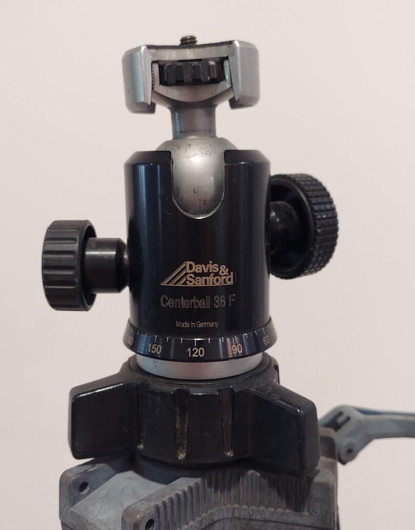 Slik Universal U212 Deluxe Tripod w Davis & Sanford Centerball 38F Head