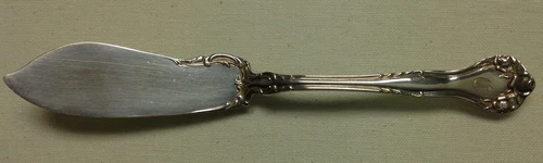 ** LUNT TUDOR ROSE STERLING SILVER MASTER BUTTER KNIFE **