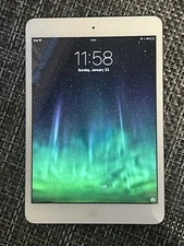 Apple iPad mini 1st Generation. 16GB, Wi-Fi, 7.9 in - White & Silver