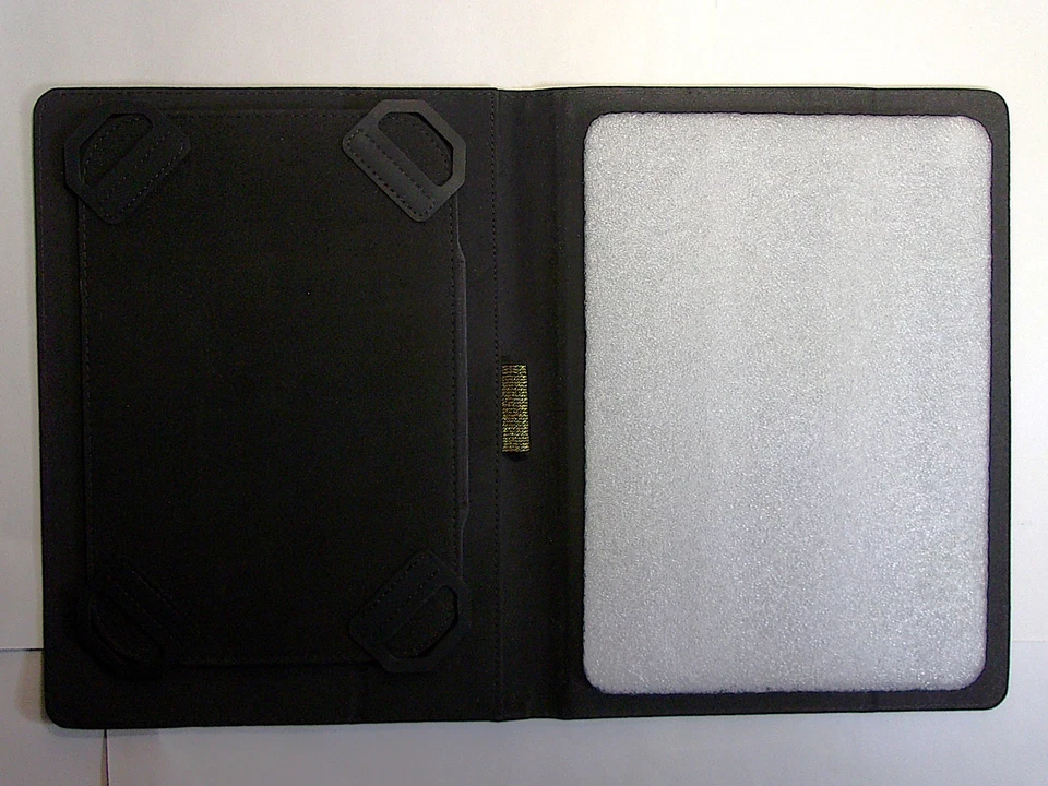 Tablet Case by Cynthia Rowley Magnetic Folio Case for 7 to 10 Inch Tablets Black - Image 4 of 4