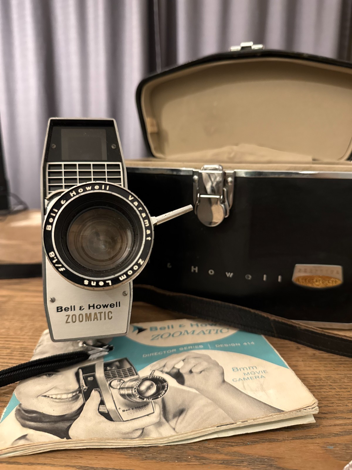 Bell & Howell 8mm Magazine Zoomatic Lense Video Camera with 