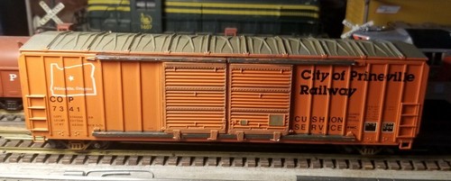 HO Athearn Kadees, vagón de caja de ferrocarril de 50' desgastado City of Prineville Railway #7341 | Zustand: New
