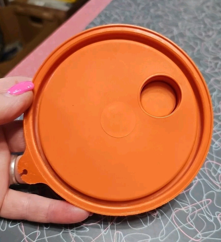 タッパーウェア　mono Vintage Tupperware Liquid Container Snap Lid 321-13 Orange