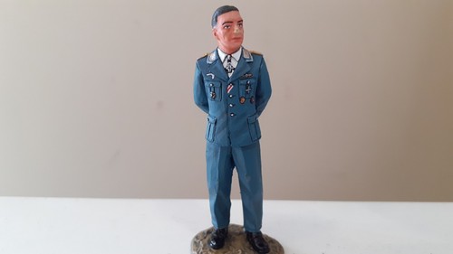 King and Country Luftwaffe Göring Squadron of Spitfires boxed 1:30 WRDB LW048 - Bild 7 von 11
