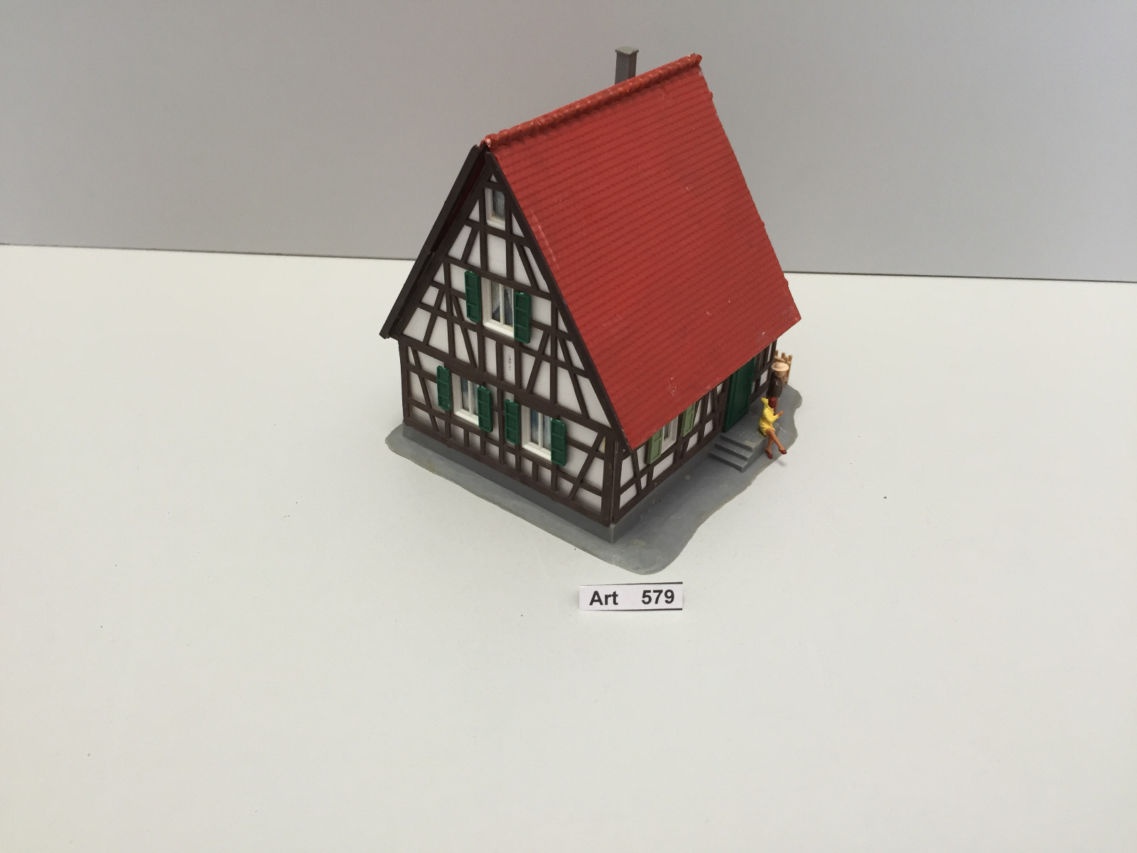 Kibri H0 Fachwerkhaus mit und 3 Preiser Figuren, gut geklebt