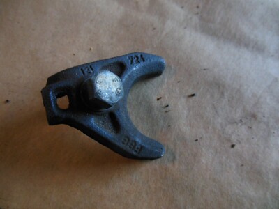 VW SCIROCCO 2 MK2 Typ 53B II Verteilerfußhalter Halter Verteiler