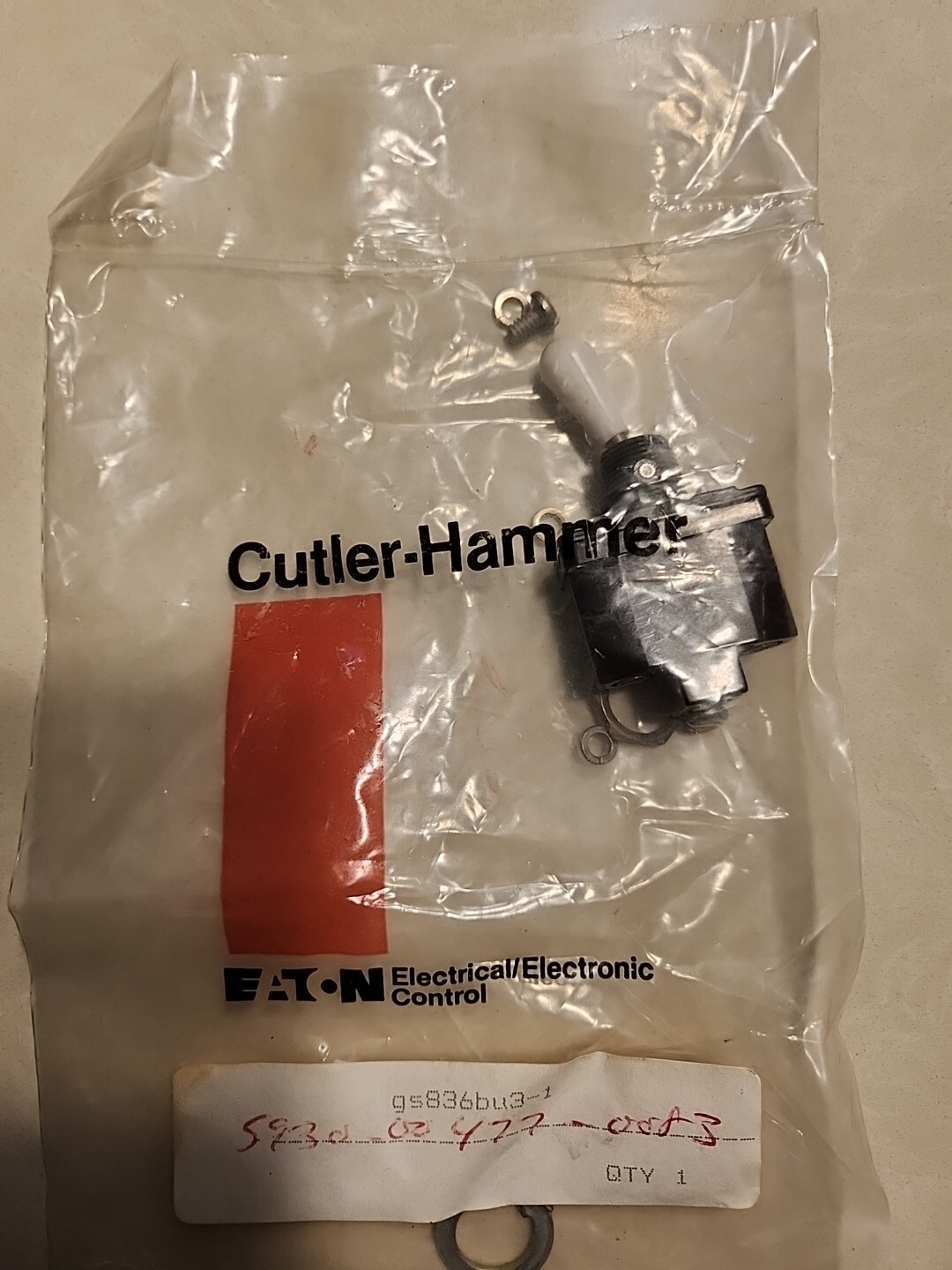 Cutler Hammer Toggle Switch SPDT, 890GK1766, ,GS836BU3130A, 115VAC, 26VDC, NOS.