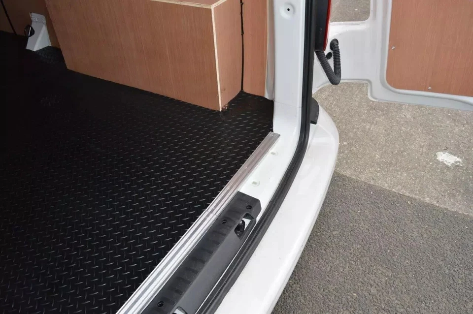 VW Transporter Pre-Cut Floor Heavy Duty 4mm Rubber T5, T6 LWB & SWB (2013-2022) - Image 2 of 4