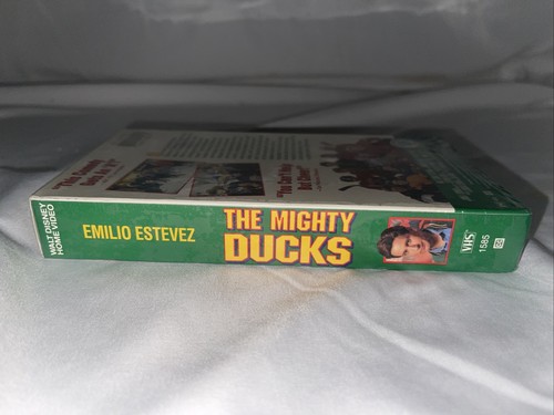 The Mighty Ducks VHS NEW SEALED Walt Disney Emilio Estevez Vintage - Picture 3 of 8