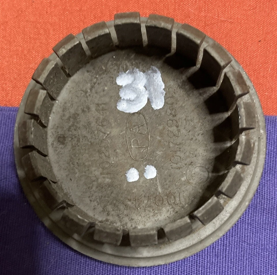 "Pontiac ABS tapa central negra Grand Prix Am Vibe Aztek Montana 2,25"" 10207641 OEM" Foto 4 de 4