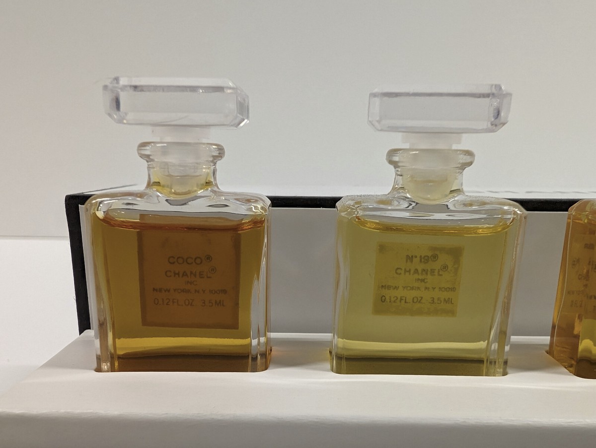 CHANEL N°5 & N°19 Eau de Parfum 50ml セット Chanel Miniature Perfume Box Set No. 5, Coco Mademoiselle