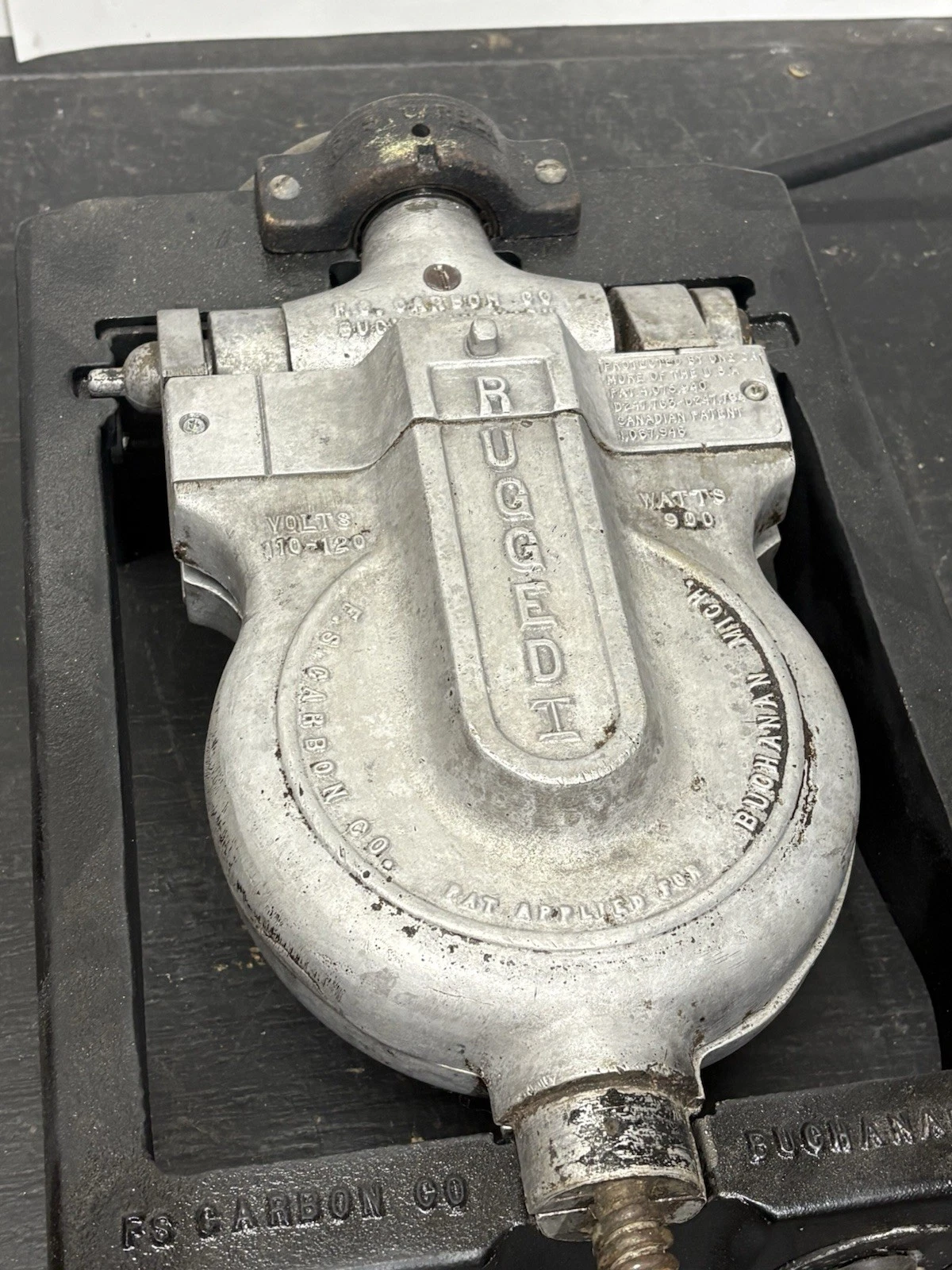 Rugged I FS Carbon Heavy Duty Cast Iron Commercial Malted Waffle Maker Tested