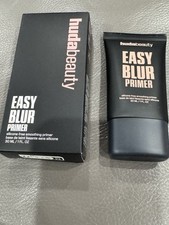 HUDA BEAUTY Easy Blur Silicone-Free Smoothing...