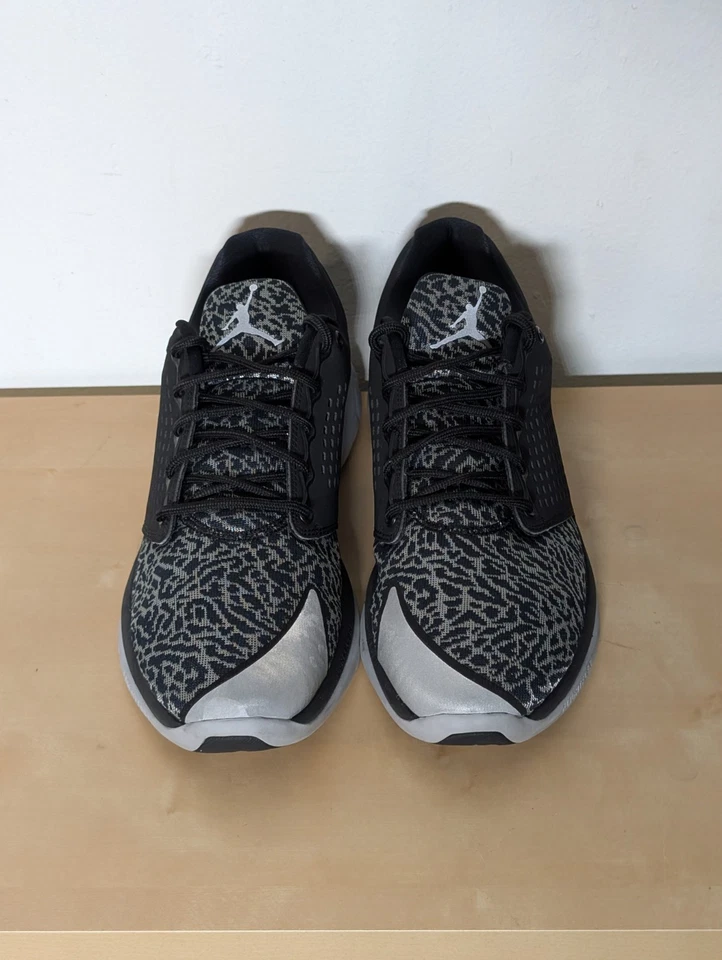 Nike Air Jordan Trainer ST preto branco lobo cinza estampa de elefante 820253-010 tamanho 13 - Imagem 3 de 4