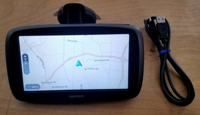Tomtom GPS Navigation System Model 4FC64 w/ Mount USA Maps Bundle