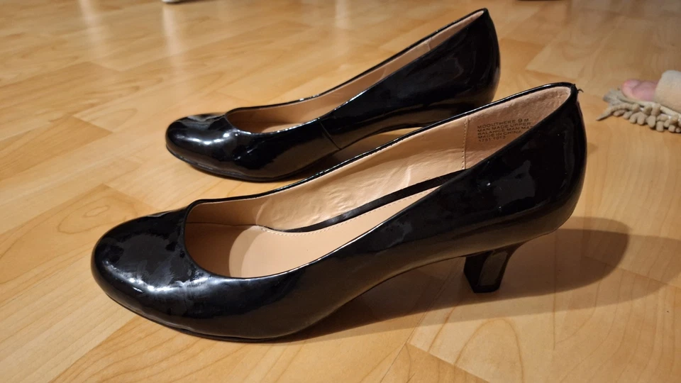 Zapatos de salón Mootsies Tootsies de tacón de gatito para mujer talla 9 negros brillantes punta redonda sin cordones Foto 2 de 4