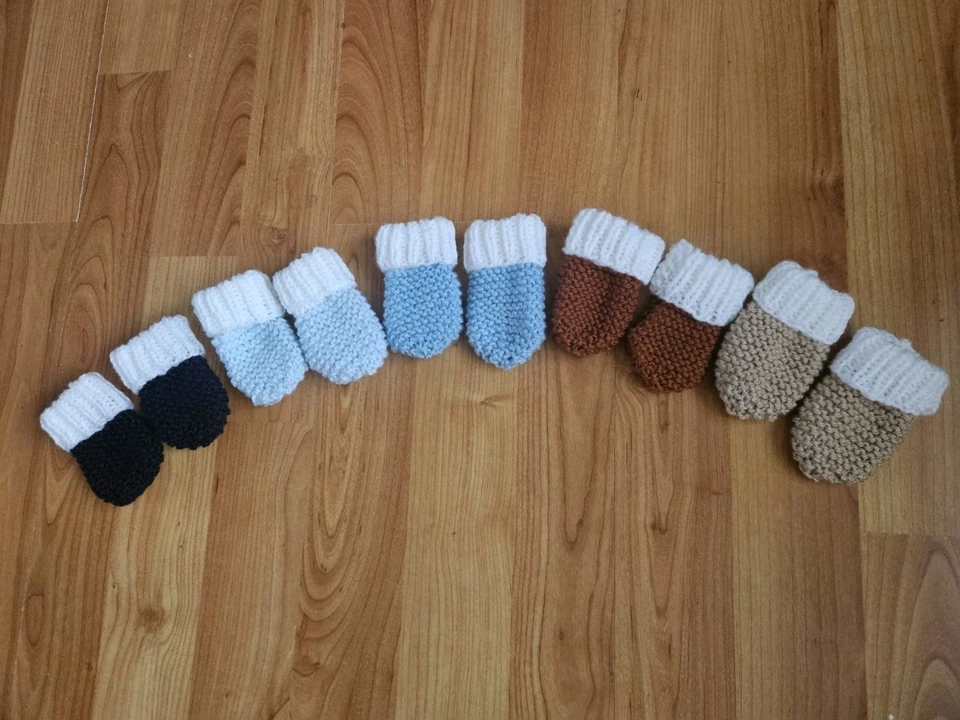 5 x Handgestrickte Neugeborene Fäustlinge Blau Brauntöne Neu