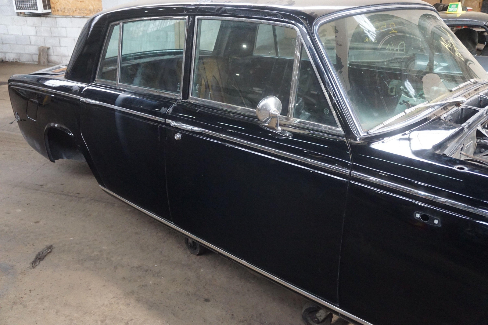 Front Right Passenger Door Assembly Black OEM Rolls Royce Silver Shadow 1973