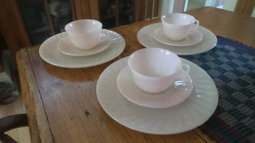 Antique FIRE-KING Oven Ware PINK SWIRL 3-Pc Place Setting, Cup, Saucer, Plate