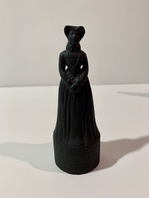 BENEAGLES SCOTCH WHISKEY EMPTY~BLACK CHESS PIECE~MARY QUEEN OF SCOTS- QUEEN