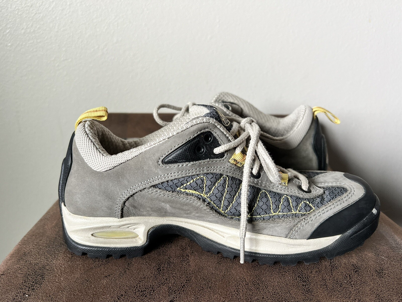 Vintage 1999 Y2K Nike ACG Women’s Hiking Shoes Trail Rare EUC! 8 Gray image 7