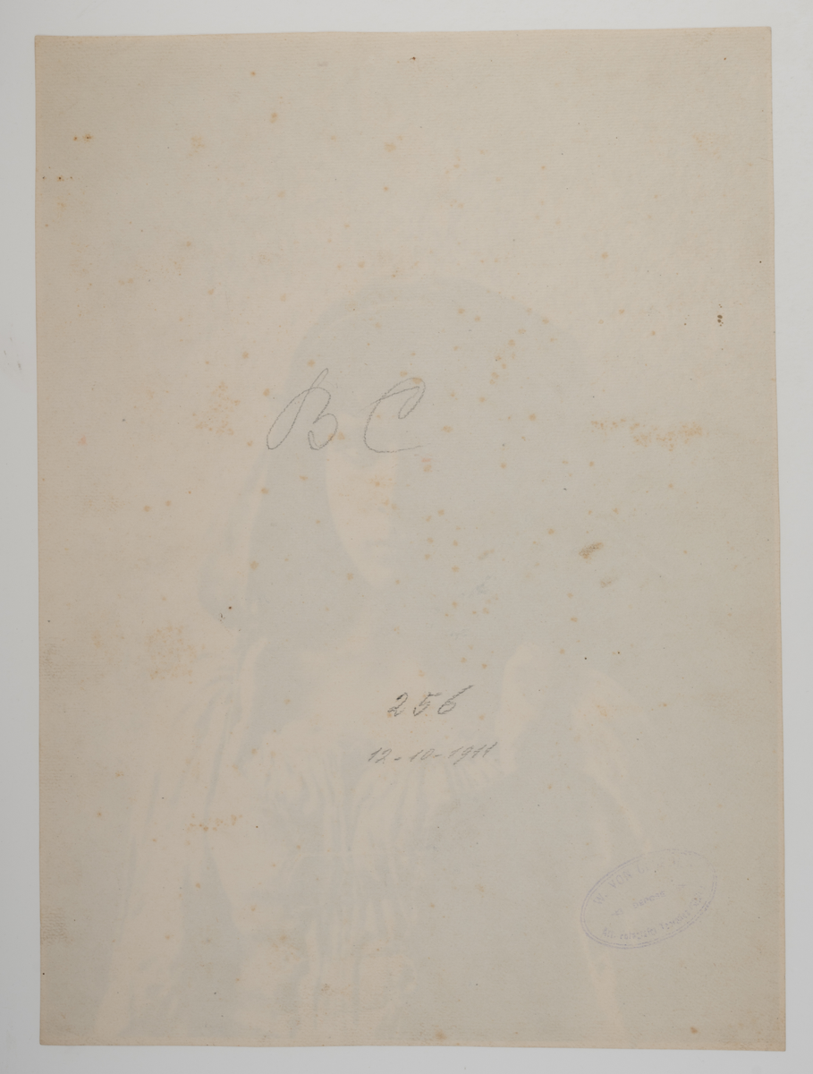 Tirage Albuminé Vintage 'Gloeden, Jeune Fille' - Circa 1890, Format 12x16.7 Cm - Original