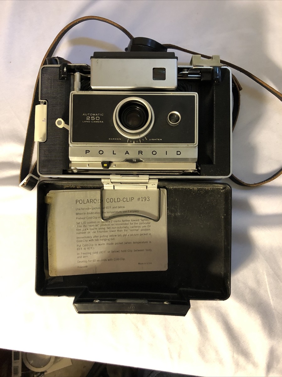 Poloroid Automatic 250 Land Camera with Manual, Flash Poloroid Automatic 250 Land Camera with Manual, Flash