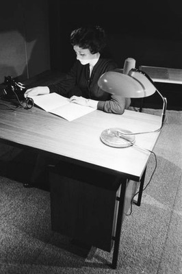 Exhibition of Knoll furniture Printemps store Paris February 1 1955 Old Photo 1