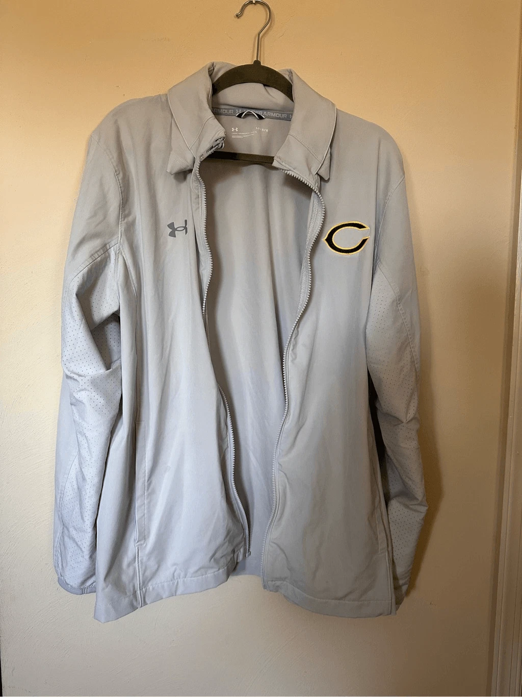Under Armour Sports Raincoat or Light Jacket