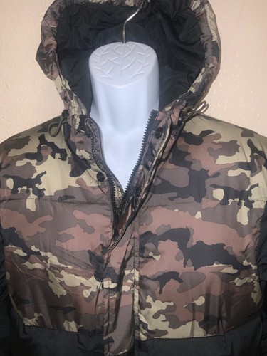 Chaqueta tampón corta para hombre GOODFELLOW con capucha resistente al agua y al viento camuflada y negra - Imagen 2 de 10