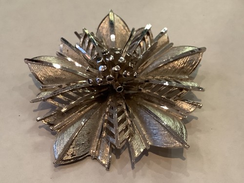 PIN BROCHE VINTAGE AUTÉNTICO FIRMADO CORO 3 TONO PLATA DEMENCIAL ESTRELLA RÁFAGA SIN RESERVA - Imagen 5 de 8