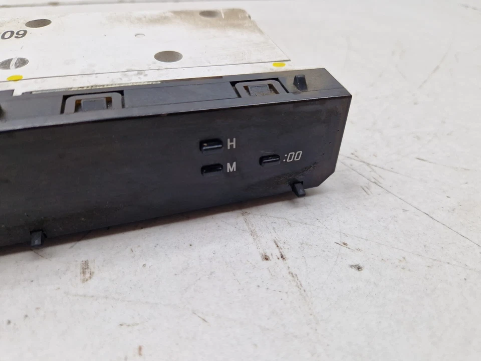 2011 Toyota Hilux MK7 HL3 Time Clock Display 83290-0K060 - Image 4 of 4