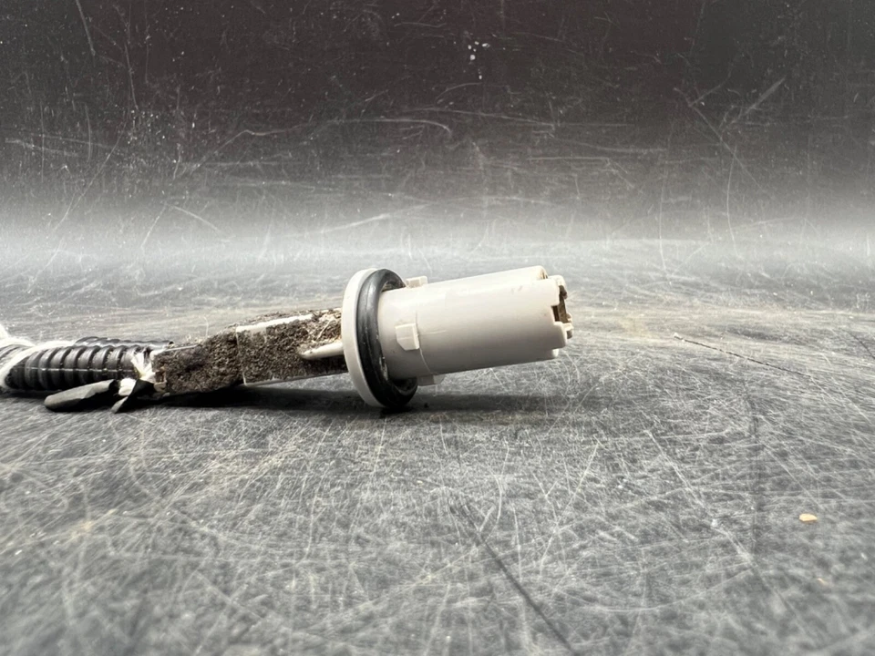 2007-2012 Nissan Altima 2.5 S OEM Socket Headlight Park Pigtail Wiring Harness - Image 3 of 4