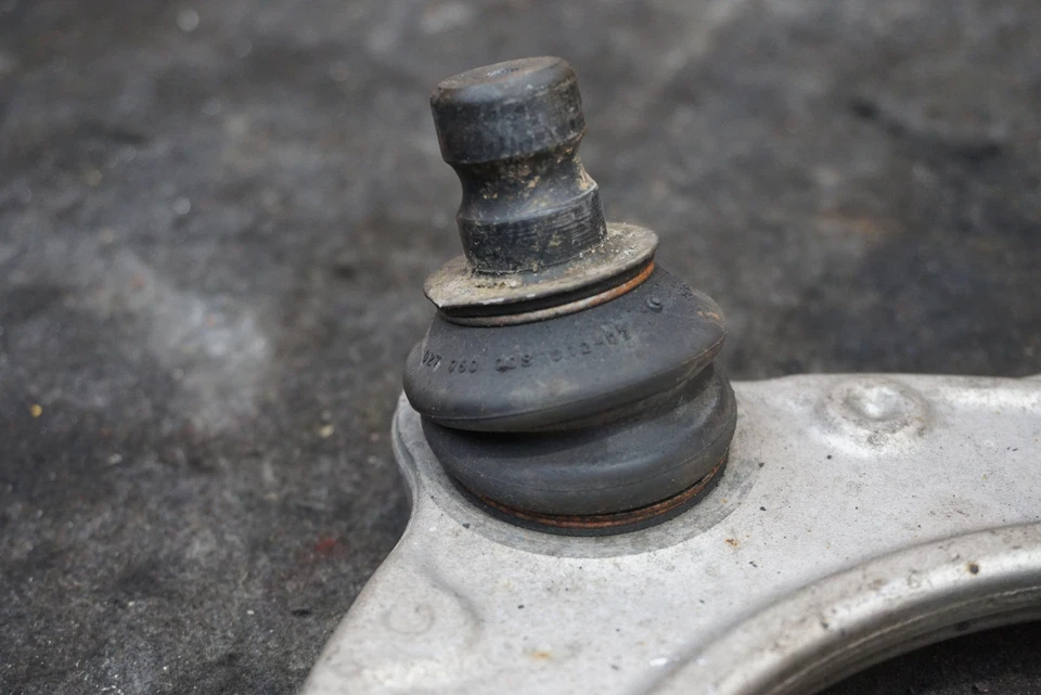 Brazo de control superior derecho suspensión delantera 31126788982 Bmw X6m X5m 2010-19 Foto 2 de 4