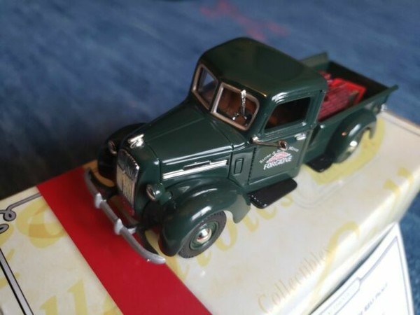 Matchbox 1/43 - Reo Pick Up 1939 Forgione Stone & Brick Mason