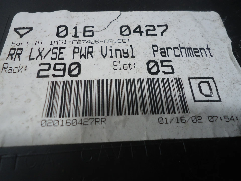 Ford Focus SE 2002 sedán interior puerta trasera derecha panel eléctrico pergamino Foto 3 de 4