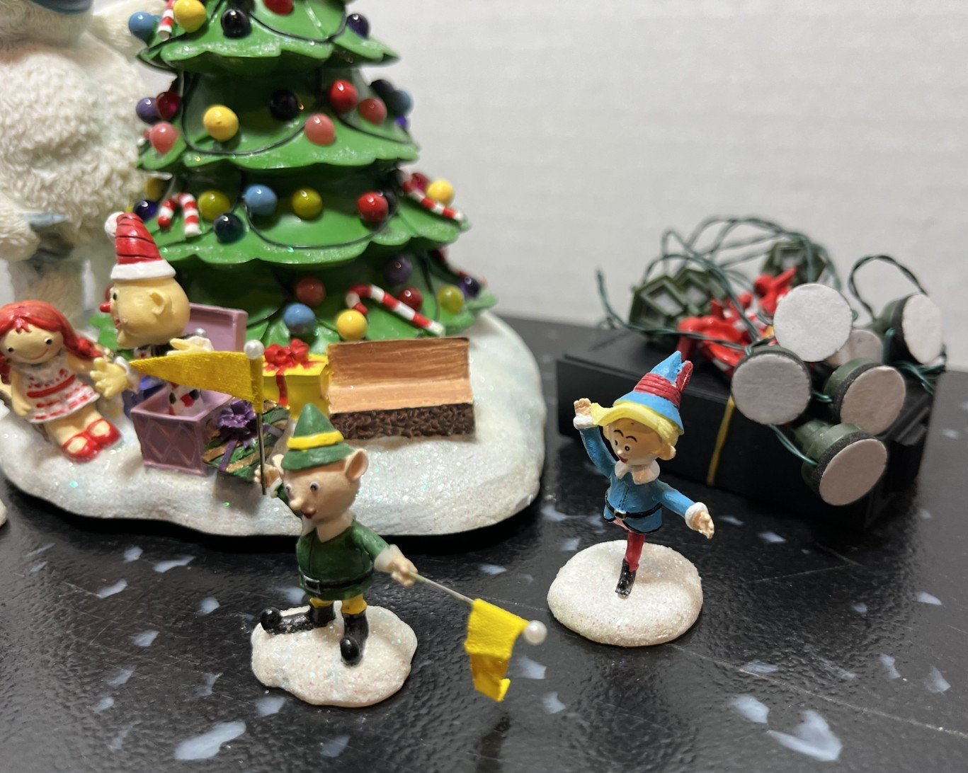 Hawthorne Village Rudolph’s Misfits Town Village Bumble & Christmas Town Tree