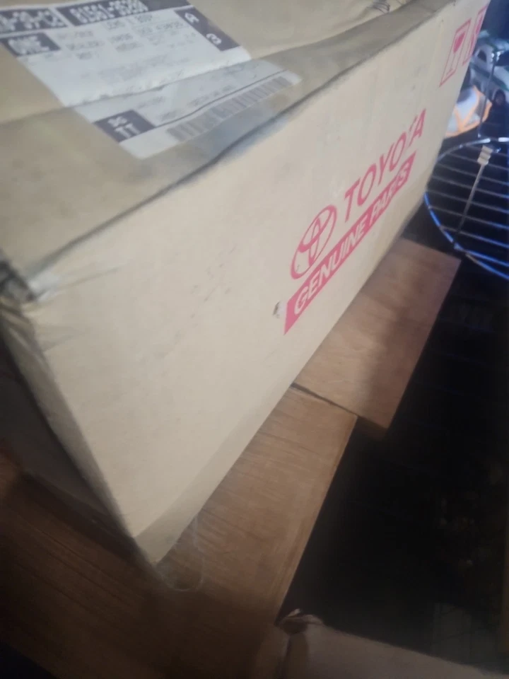 Conjunto de luz trasera del lado del conductor Toyota 4runner original OEM 2003-2005 Foto 2 de 3