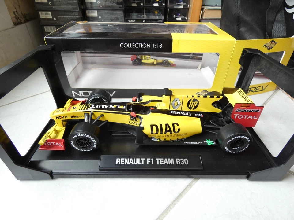 Renault F1 Team R30 Robert Kubica #11 2010 1/18 Norev F1 Formula 1 In Scatola - Immagine 2 di 4