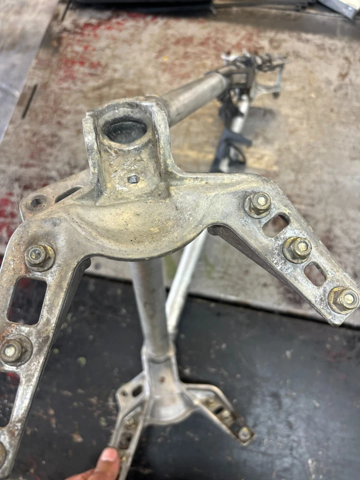 2014 SKI DOO FACTORY RACE MXZ 600 membro dianteiro 518327565 RW6328 - Imagem 4 de 4