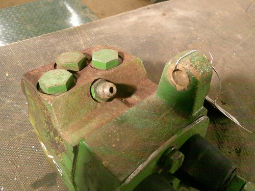 John Deere Tractor Brake Valve R51848 B298 - Picture 3 of 8