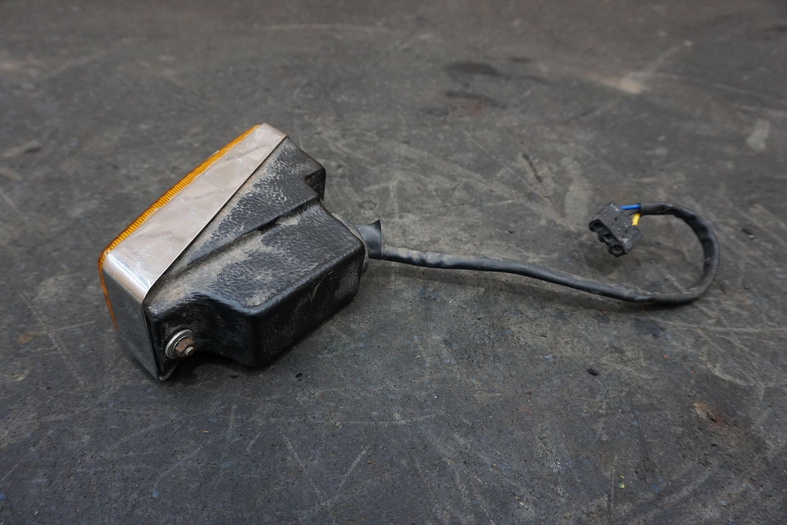Front Left Turn Signal Light Lamp Carello 16.632.717 OEM Maserati Merak 1975