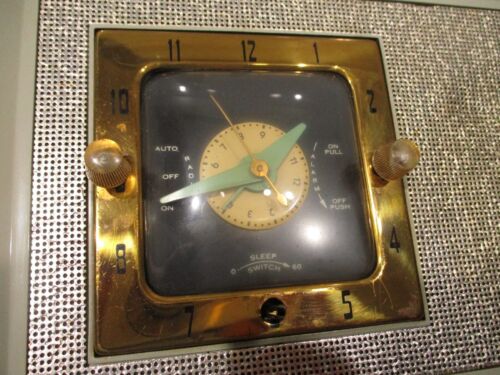 Vintage Crosley Clock Radio Model _-90GY FOR PARTS OR REPAIR - Picture 12 of 17